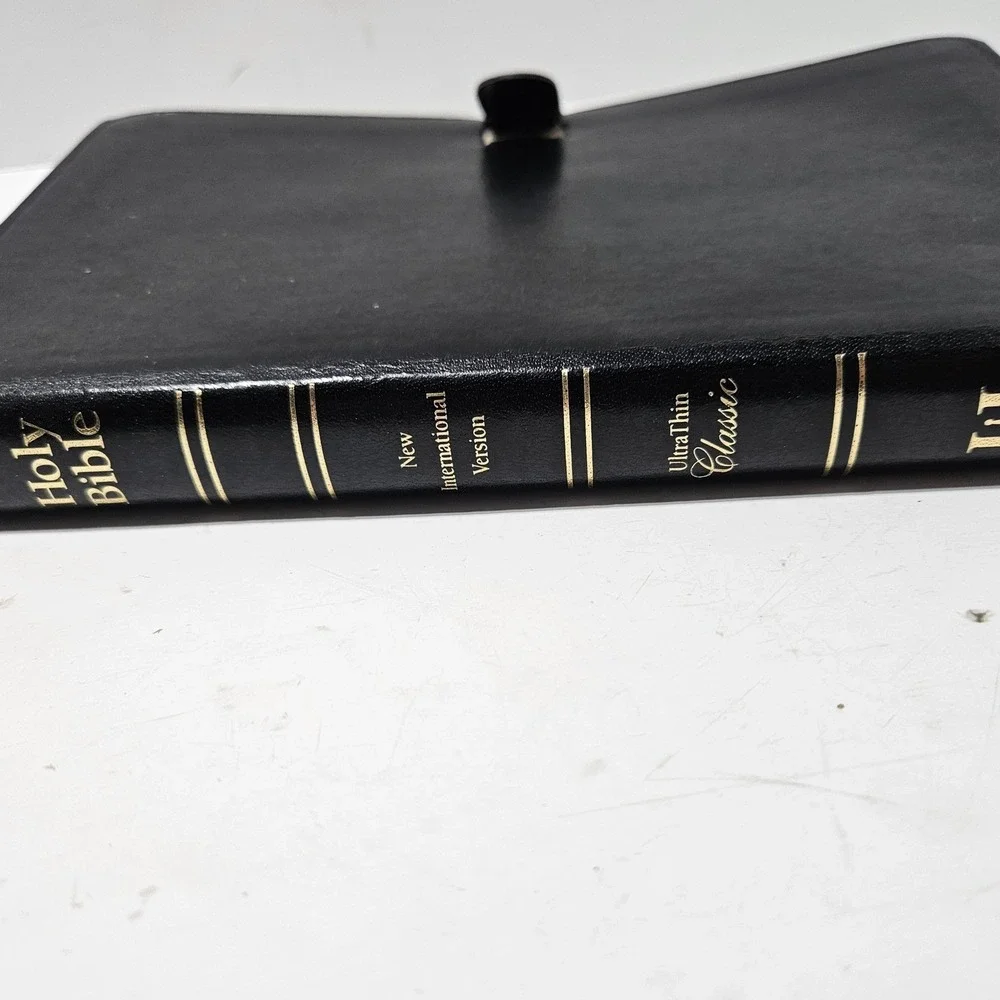 Holman Ultrathin Classic Bible New International Version Black Bonded Leather